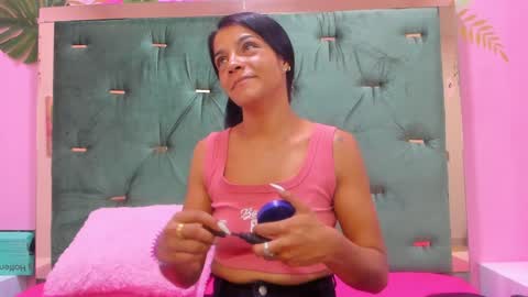 Snapshot of hellen__4master chatting on 01-16-25, 01:25 Hellen online show from 01-16-25, 01:25