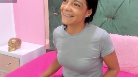 Snapshot of hellen__4master chatting on 02-15-25, 11:39 Hellen online show from 02-15-25, 11:39