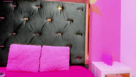 Snapshot of hellen__4master chatting on 09-11-25, 11:32 Hellen online show from 09-11-25, 11:32