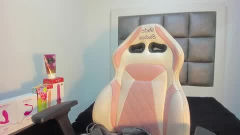 Snapshot of hellen__smith_ chatting on 09-19-25, 04:40 hellen__smith_ online show from 09-19-25, 04:40