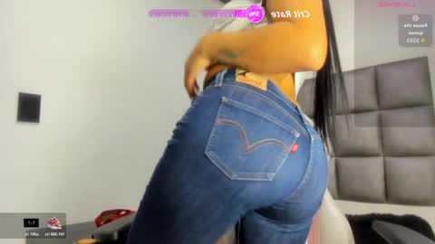 Snapshot of hellen__smith_ chatting on 10-14-25, 01:45 hellen__smith_ online show from 10-14-25, 01:45