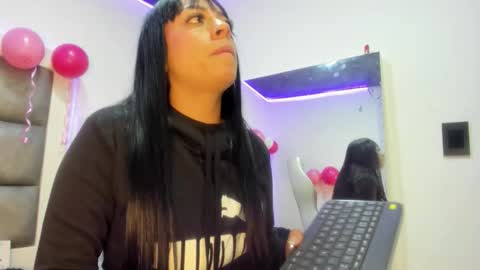 Snapshot of hellen__smith_ chatting on 11-03-25, 03:57 hellen__smith_ online show from 11-03-25, 03:57