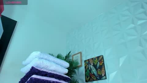 hellen     online show from 09-08-25, 07:13