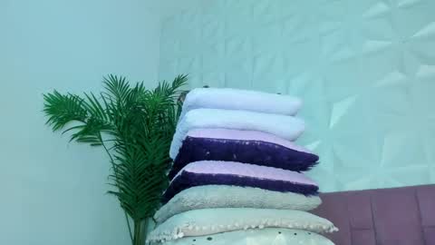 hellen     online show from 11-12-25, 07:24