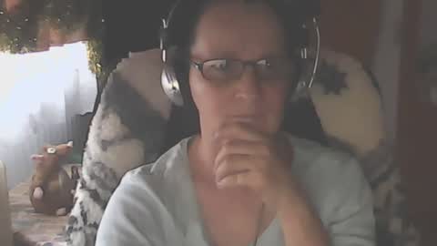 Snapshot of hellenmarie chatting on 12-27-24, 11:17 hellenmarie online show from 12-27-24, 11:17