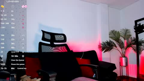 Snapshot of hellenrocker chatting on 03-30-26, 10:33 HellenRocker online show from 03-30-26, 10:33