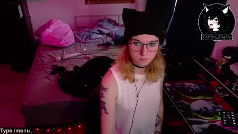 Snapshot of hellfire_girl chatting on 06-04-26, 01:55 Hayley online show from 06-04-26, 01:55