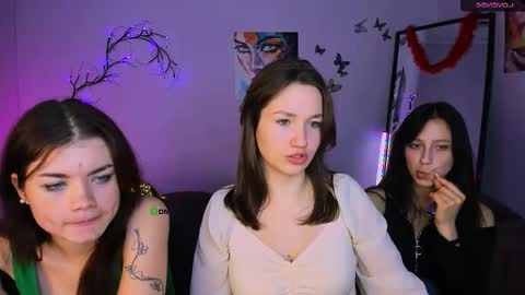 Helli online show from 12-20-25, 08:38