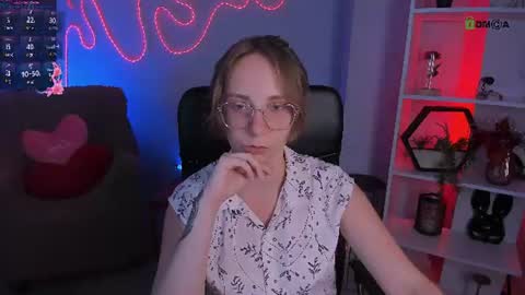 Helli online show from 07-18-26, 07:17