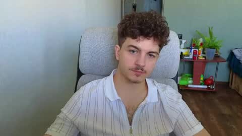 Snapshot of hellish_sugar chatting on 05-15-26, 06:09 Remy online show from 05-15-26, 06:09