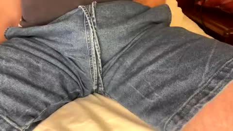 David Whinston Smith online show from 10-28-25, 03:32