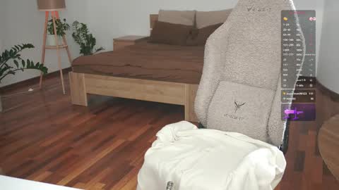 Taya online show from 09-25-25, 07:06