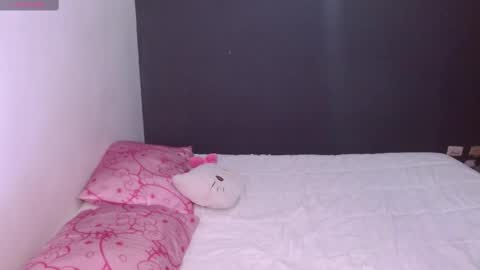 hellokitty_valery1 online show from 09-19-25, 01:18