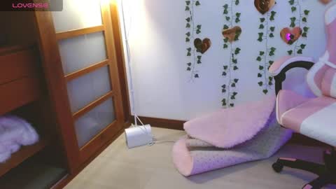 hellokitty_valery1 online show from 05-20-26, 01:34