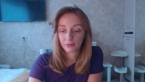 Snapshot of hellokittykaty chatting on 02-12-26, 06:30 Victory online show from 02-12-26, 06:30