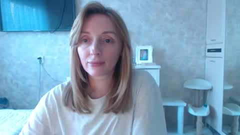 Snapshot of hellokittykaty chatting on 02-18-26, 06:31 Victory online show from 02-18-26, 06:31