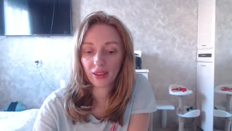 Snapshot of hellokittykaty chatting on 05-18-26, 06:08 Victory online show from 05-18-26, 06:08
