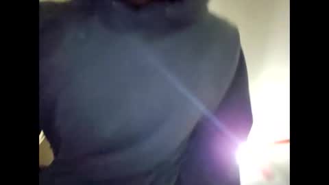 Snapshot of helloladysandgents chatting on 11-18-25, 05:12 helloladysandgents online show from 11-18-25, 05:12