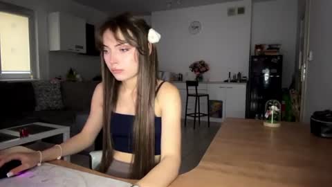 hellyluxury online show from 07-17-26, 06:13