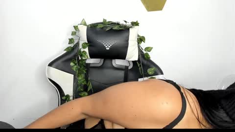 heluehorny13 online show from 01-19-25, 09:55