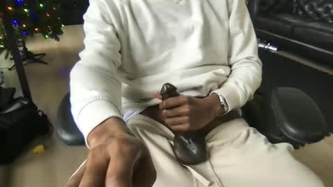 Snapshot of hendrixx89 chatting on 12-17-25, 02:45 DrixxTheGod online show from 12-17-25, 02:45