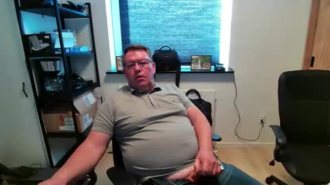 Snapshot of henrikrp1971 chatting on 04-26-26, 02:48 henrikrp1971 online show from 04-26-26, 02:48