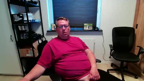 Snapshot of henrikrp1971 chatting on 05-01-26, 06:23 henrikrp1971 online show from 05-01-26, 06:23