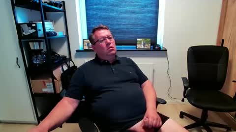 Snapshot of henrikrp1971 chatting on 05-07-26, 09:25 henrikrp1971 online show from 05-07-26, 09:25