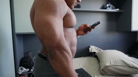 Henri online show from 11-25-25, 07:03