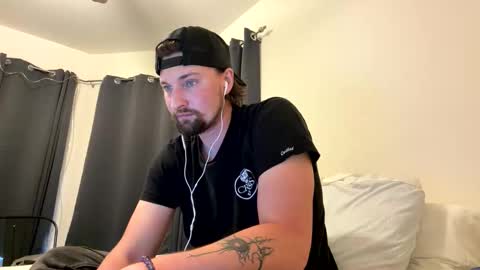 Snapshot of henryjackk chatting on 03-25-26, 06:03 HenryJackk online show from 03-25-26, 06:03