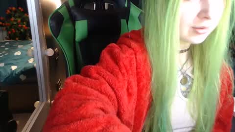 Snapshot of hentaishiing chatting on 02-19-25, 05:49 Hentaishiing online show from 02-19-25, 05:49