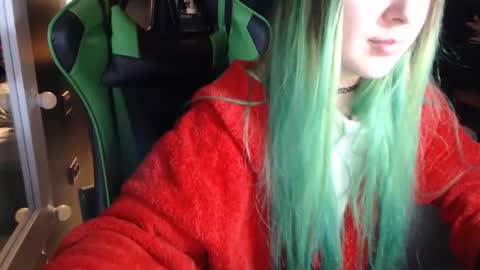 Snapshot of hentaishiing chatting on 10-02-25, 04:58 Hentaishiing online show from 10-02-25, 04:58