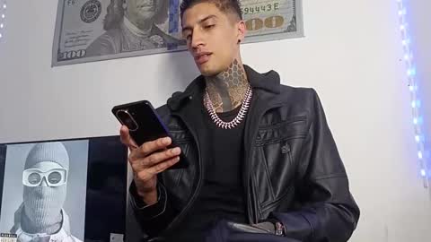 Snapshot of henzzeld420 chatting on 03-15-26, 12:38 Henzeld online show from 03-15-26, 12:38