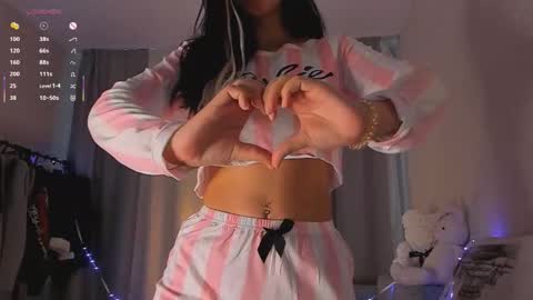 Snapshot of her_dark_poetry chatting on 11-07-25, 03:06 Batwoman online show from 11-07-25, 03:06