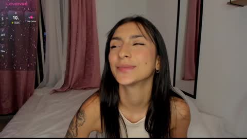 Snapshot of hera_069 chatting on 01-07-25, 12:24 Hello I am Valentina independent Colombian model I love sensuality and pleasure welcome online show from 01-07-25, 12:24