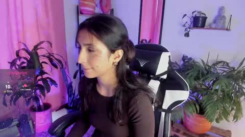 Snapshot of hera_069 chatting on 02-22-25, 10:31 Hello I am Valentina independent Colombian model I love sensuality and pleasure welcome online show from 02-22-25, 10:31