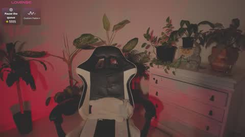 Snapshot of hera_069 chatting on 09-21-25, 03:41 Hello I am Valentina independent Colombian model I love sensuality and pleasure welcome online show from 09-21-25, 03:41