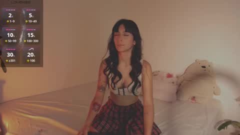 Snapshot of hera_069 chatting on 09-28-25, 08:25 Hello I am Valentina independent Colombian model I love sensuality and pleasure welcome online show from 09-28-25, 08:25