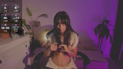 Snapshot of hera_069 chatting on 10-01-25, 05:35 Hello I am Valentina independent Colombian model I love sensuality and pleasure welcome online show from 10-01-25, 05:35