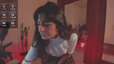 Snapshot of hera_069 chatting on 10-29-25, 12:29 Hello I am Valentina independent Colombian model I love sensuality and pleasure welcome online show from 10-29-25, 12:29