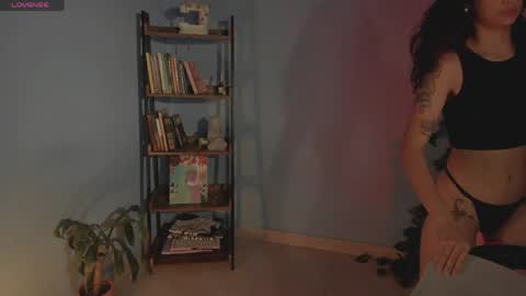 Hello I am Valentina independent Colombian model I love sensuality and pleasure welcome online show from 04-20-26, 11:46