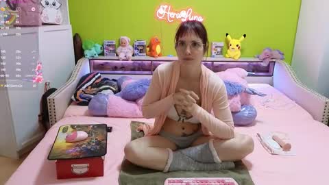 Snapshot of heraluna_ chatting on 10-30-25, 09:37 HeraLuna  online show from 10-30-25, 09:37