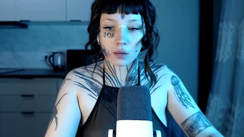 Snapshot of herbal_helpmepls chatting on 01-28-25, 02:21 dirty Diana online show from 01-28-25, 02:21