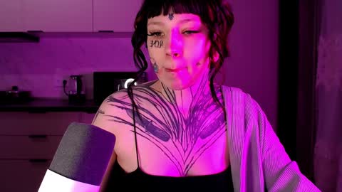 Snapshot of herbal_helpmepls chatting on 02-06-25, 12:22 dirty Diana online show from 02-06-25, 12:22