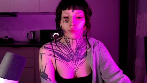 Snapshot of herbal_helpmepls chatting on 02-06-25, 03:27 dirty Diana online show from 02-06-25, 03:27