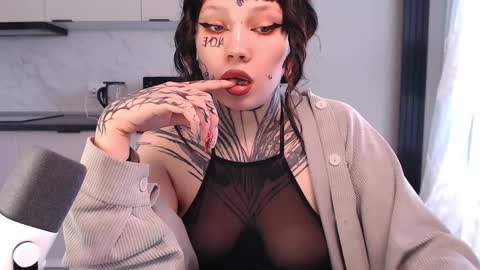 Snapshot of herbal_helpmepls chatting on 02-13-25, 08:38 dirty Diana online show from 02-13-25, 08:38