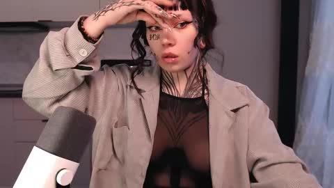 Snapshot of herbal_helpmepls chatting on 02-13-25, 02:42 dirty Diana online show from 02-13-25, 02:42