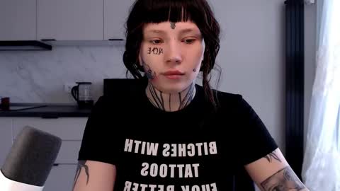 Snapshot of herbal_helpmepls chatting on 02-14-25, 09:13 dirty Diana online show from 02-14-25, 09:13