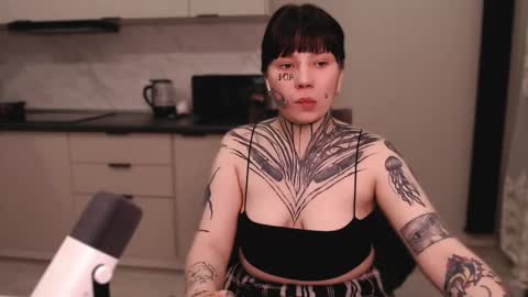 Snapshot of herbal_helpmepls chatting on 02-28-25, 05:26 dirty Diana online show from 02-28-25, 05:26