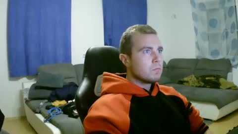 Snapshot of herbstenden chatting on 12-11-24, 06:52 John Pearl online show from 12-11-24, 06:52